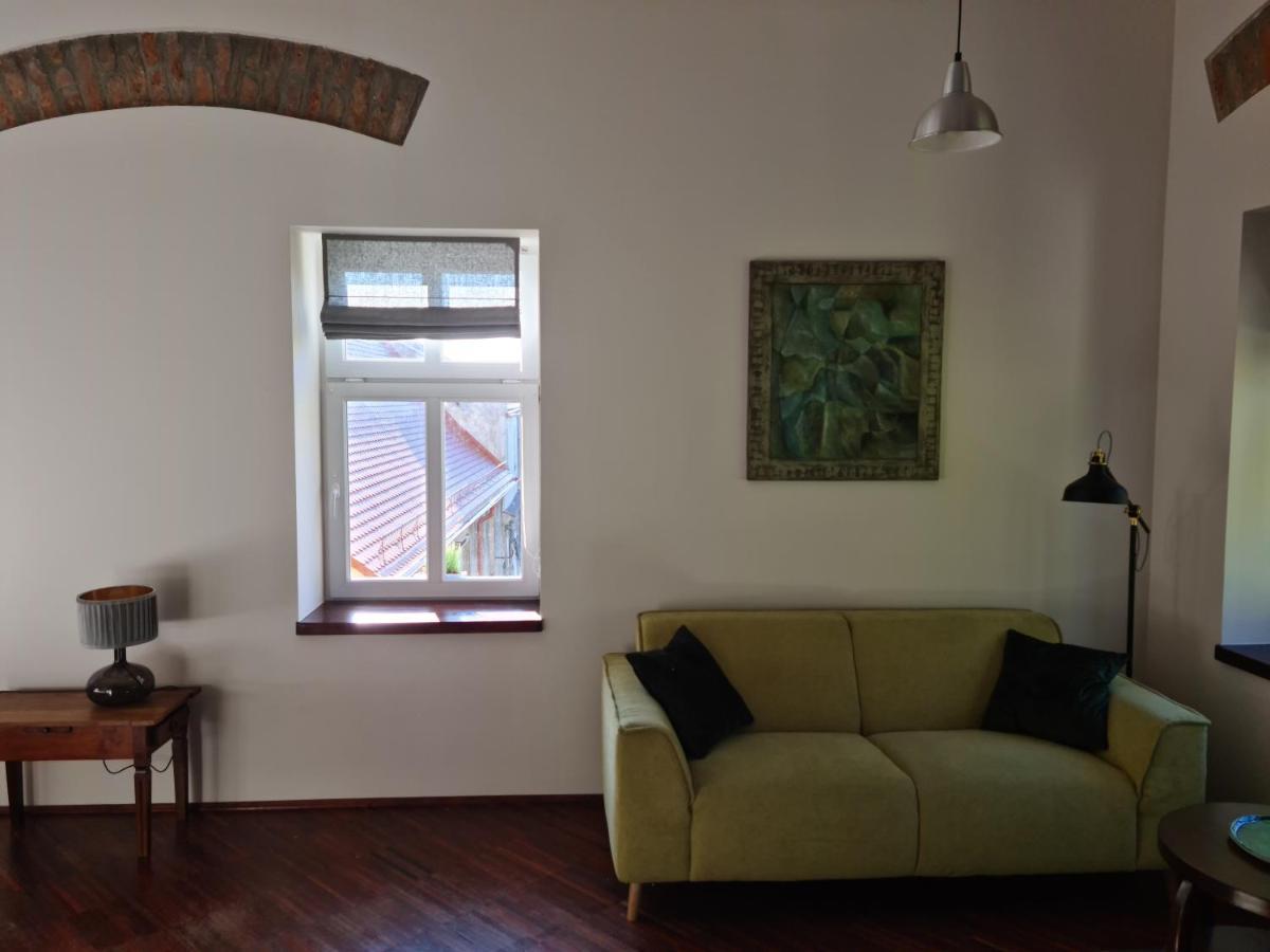 Apartament W Starej Szkole Apartment Srebrna Gora Bagian luar foto