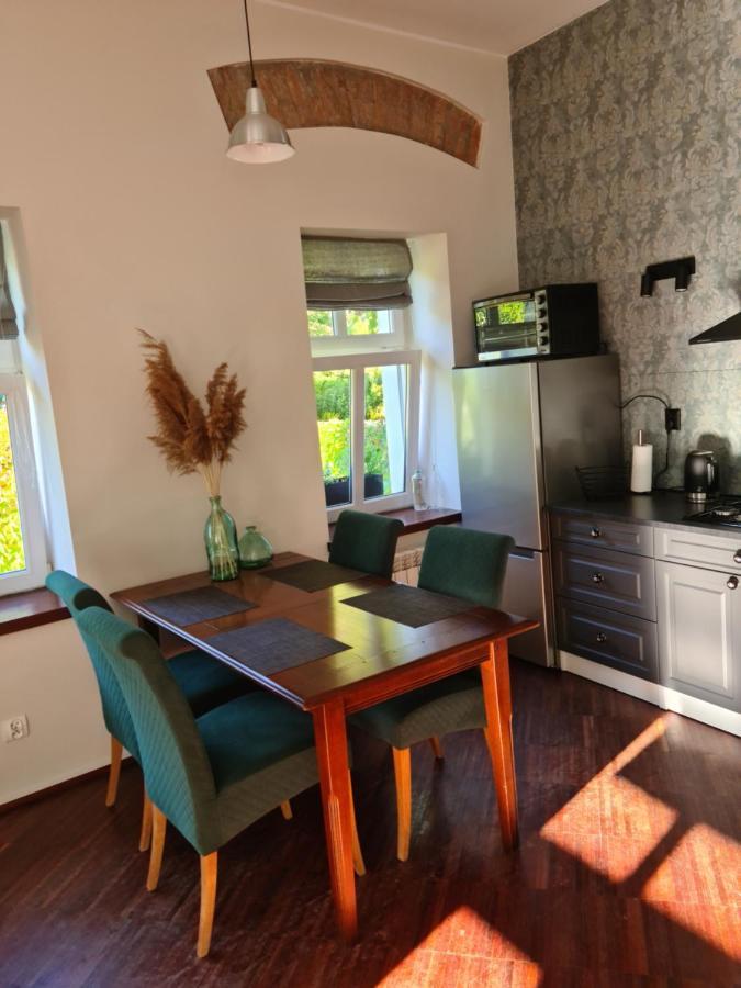 Apartament W Starej Szkole Apartment Srebrna Gora Bagian luar foto