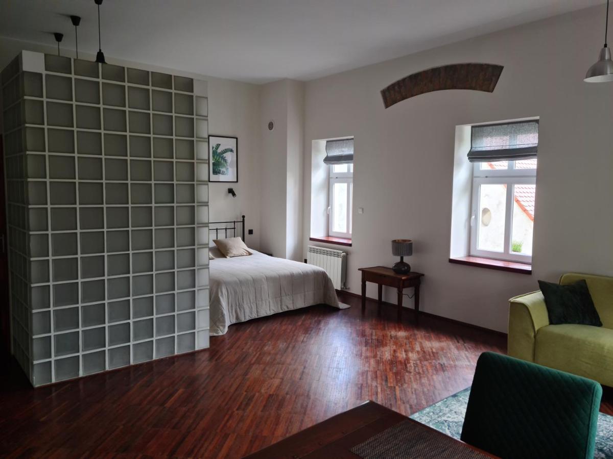 Apartament W Starej Szkole Apartment Srebrna Gora Bagian luar foto