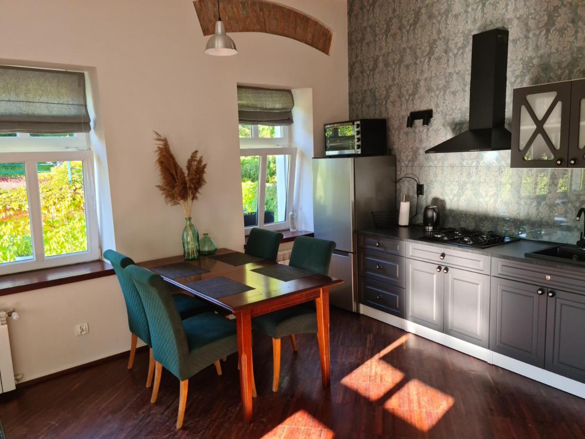 Apartament W Starej Szkole Apartment Srebrna Gora Bagian luar foto